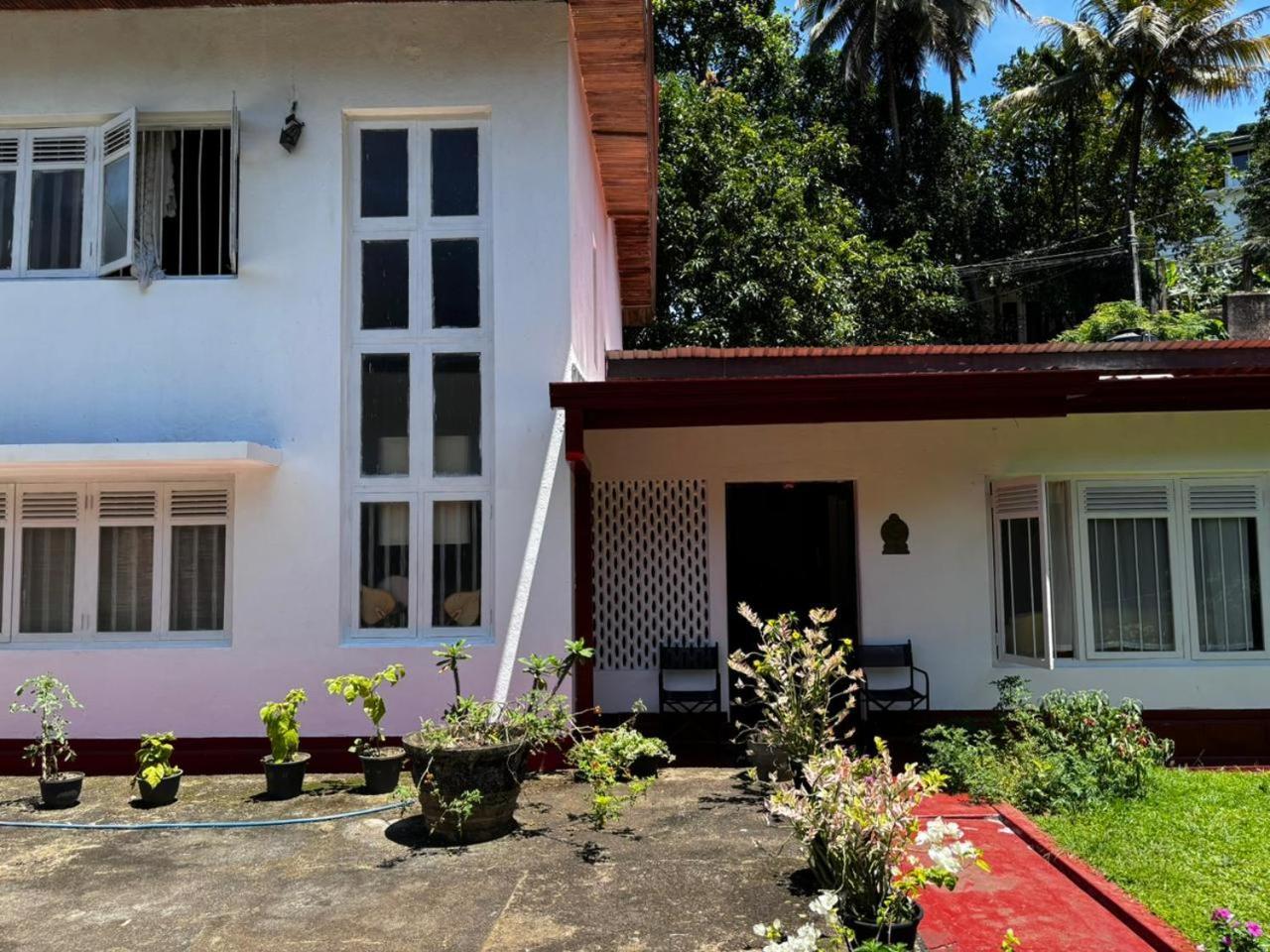 No 06 Veediya Bandara Lane Bahirawakanda Kandy Eksteriør billede