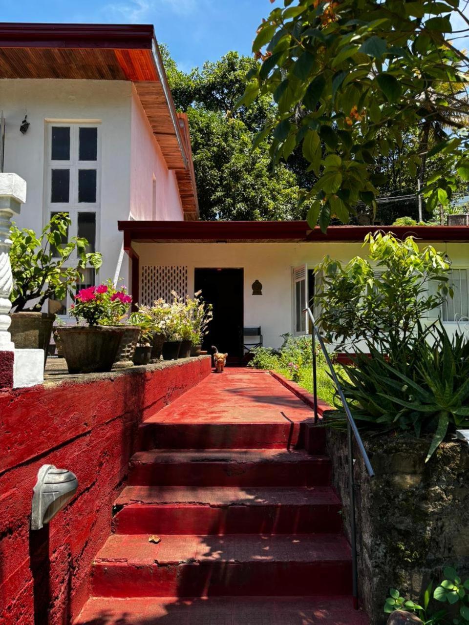No 06 Veediya Bandara Lane Bahirawakanda Kandy Eksteriør billede